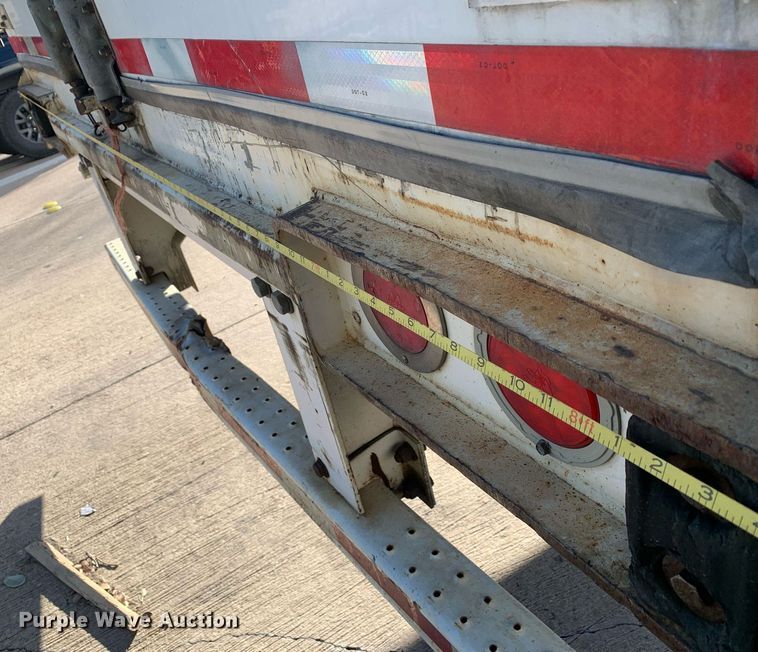 image for item DP8820 2004 Stoughton dry van trailer