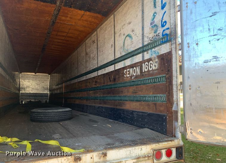 image for item DP8820 2004 Stoughton dry van trailer