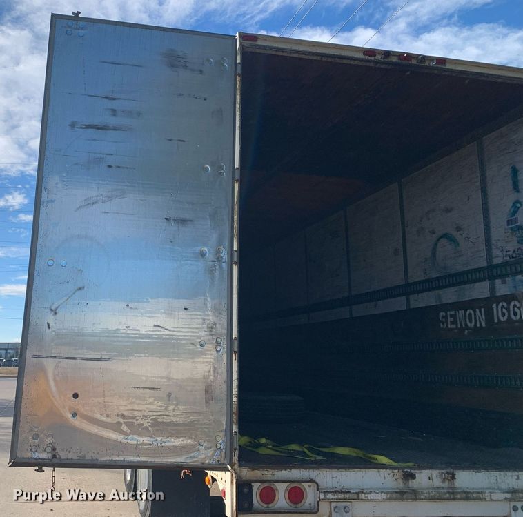 image for item DP8820 2004 Stoughton dry van trailer