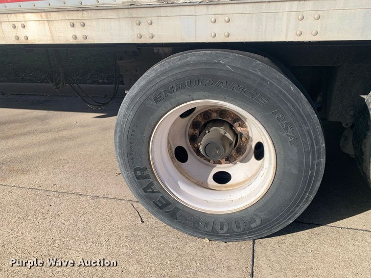 image for item DP8820 2004 Stoughton dry van trailer