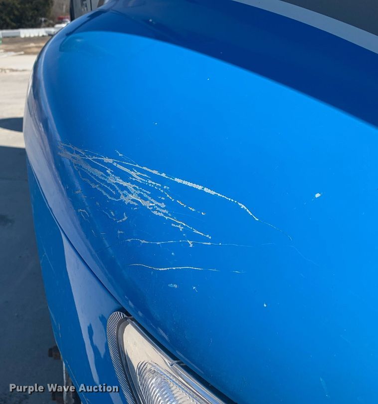 image for item DP8828 2005 International 4300 truck cab and chassis