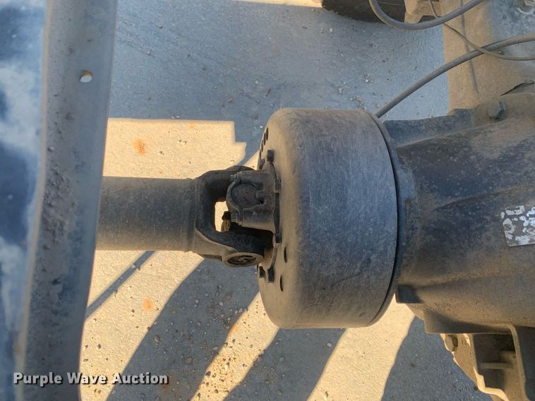 image for item DP8828 2005 International 4300 truck cab and chassis