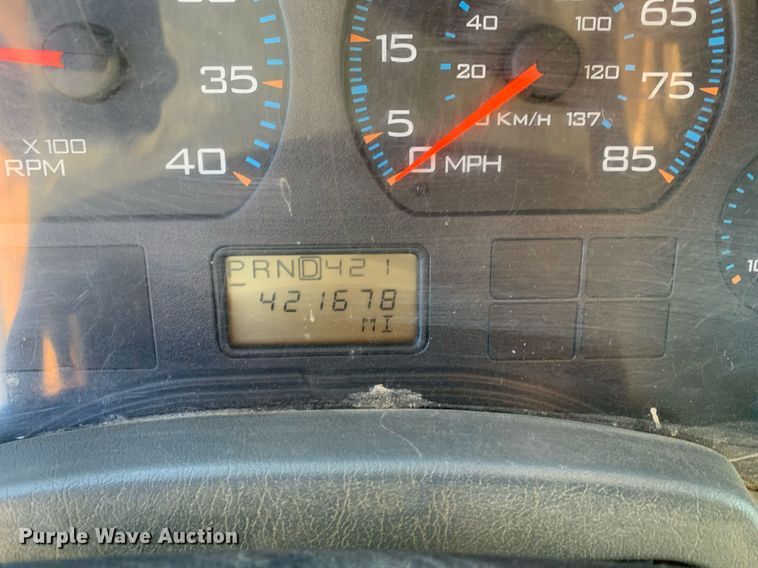 image for item DP8828 2005 International 4300 truck cab and chassis