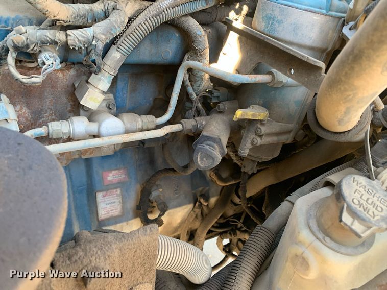 image for item DP8828 2005 International 4300 truck cab and chassis