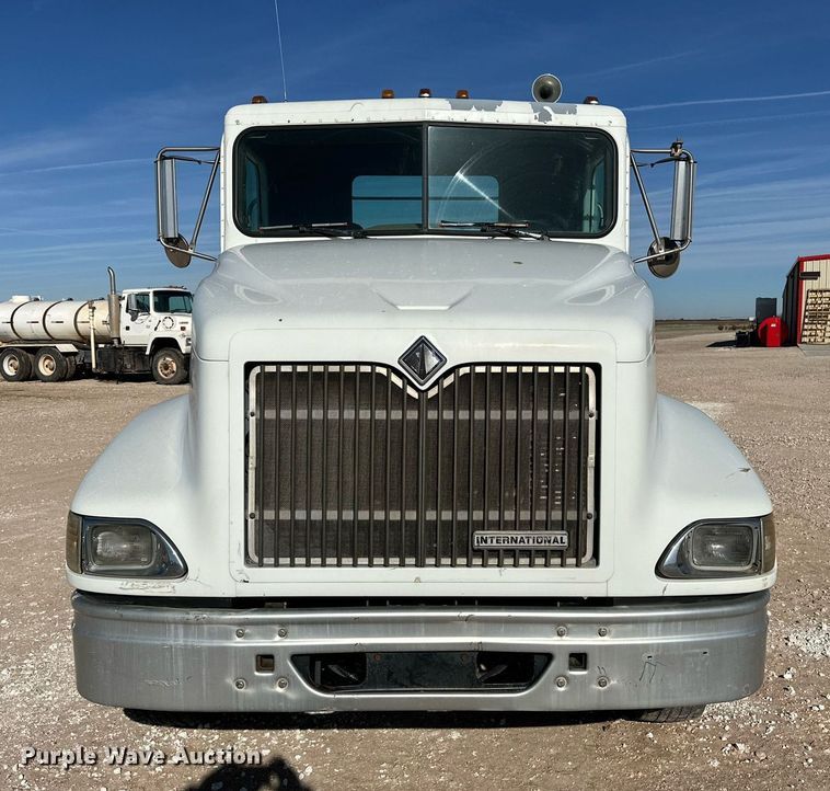 image for item DQ1579 1998 International 9100 semi truck