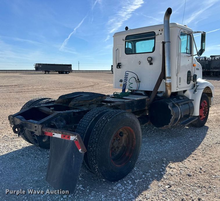 image for item DQ1579 1998 International 9100 semi truck