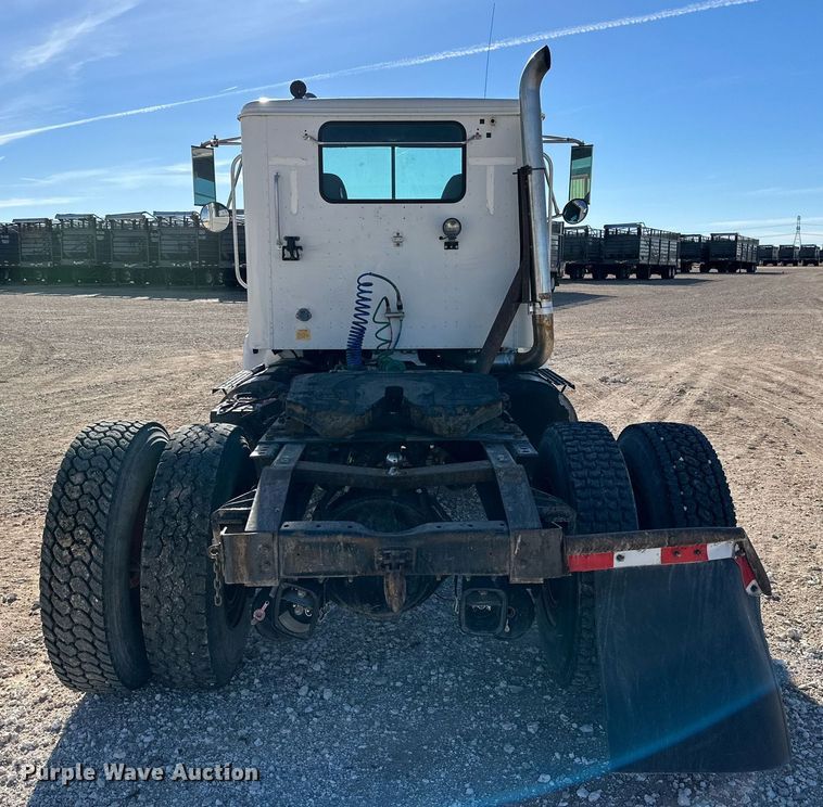 image for item DQ1579 1998 International 9100 semi truck