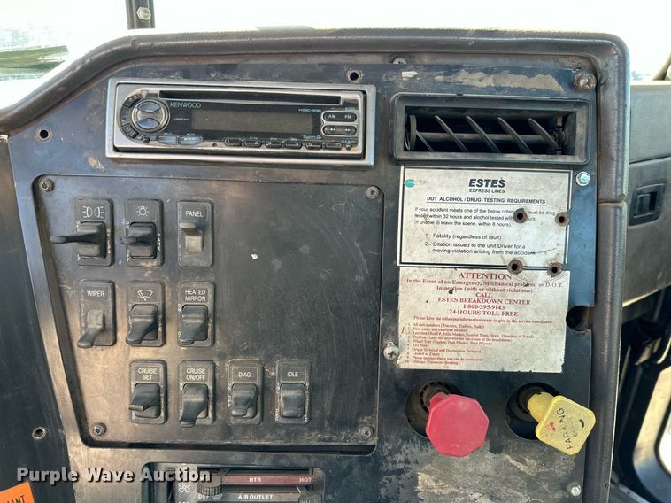 image for item DQ1579 1998 International 9100 semi truck