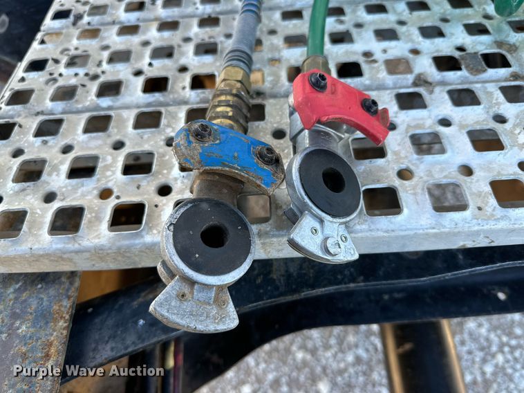 image for item DQ1579 1998 International 9100 semi truck