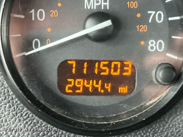 image for item DQ2363 2013 Peterbilt 587 semi truck