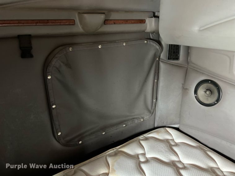 image for item DQ2363 2013 Peterbilt 587 semi truck