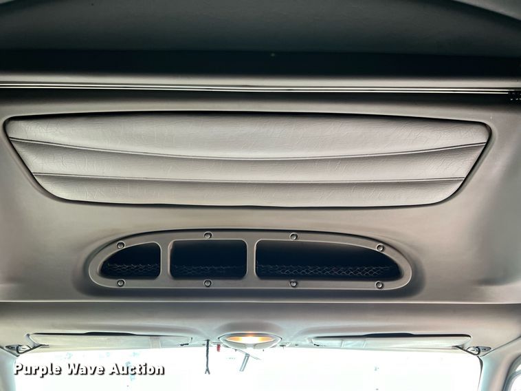 image for item DQ2363 2013 Peterbilt 587 semi truck