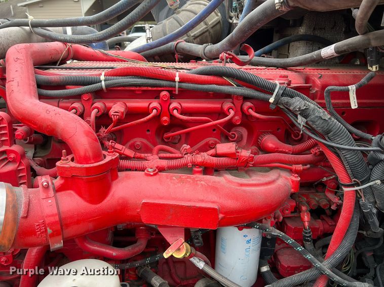 image for item DQ2363 2013 Peterbilt 587 semi truck