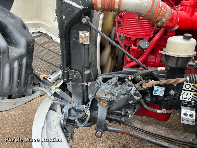 image for item DQ2363 2013 Peterbilt 587 semi truck