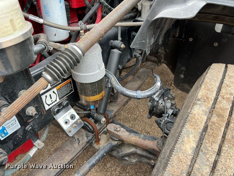 image for item DQ2363 2013 Peterbilt 587 semi truck