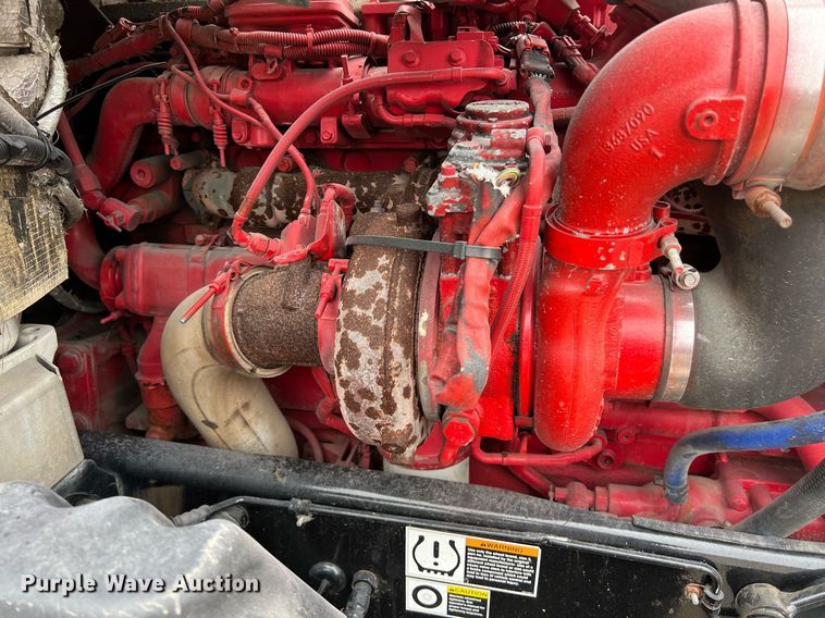 image for item DQ2363 2013 Peterbilt 587 semi truck