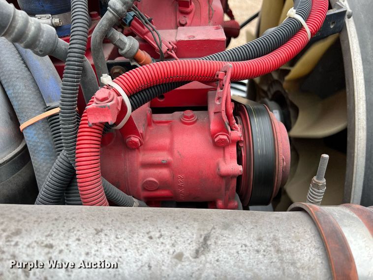 image for item DQ2363 2013 Peterbilt 587 semi truck