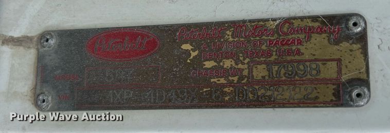 image for item DQ2363 2013 Peterbilt 587 semi truck