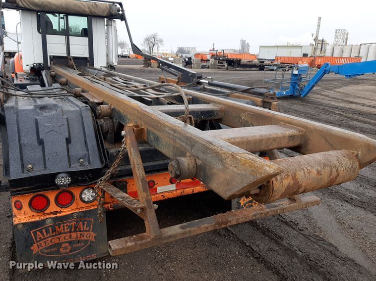 image for item DV9757 2007 Mack CV713 roll-off container truck