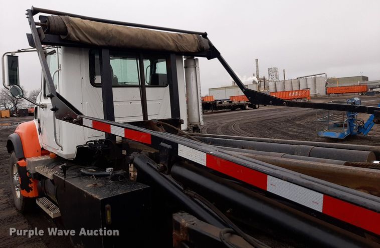 image for item DV9757 2007 Mack CV713 roll-off container truck