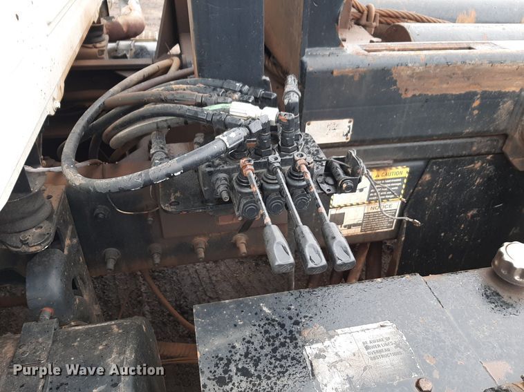 image for item DV9757 2007 Mack CV713 roll-off container truck