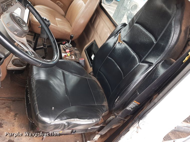 image for item DV9757 2007 Mack CV713 roll-off container truck