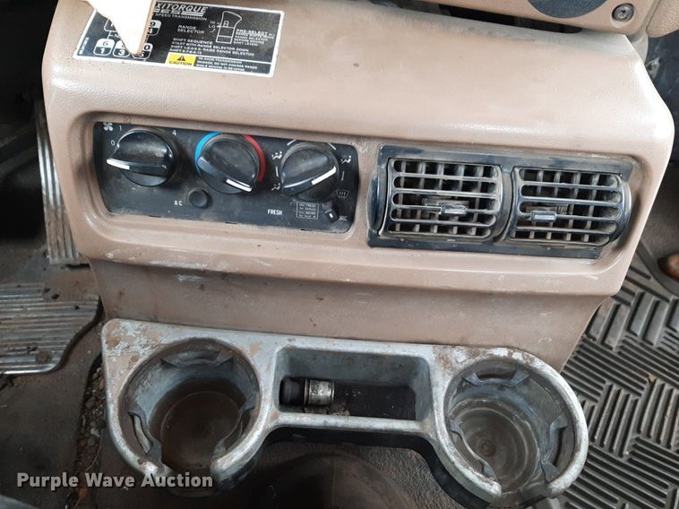 image for item DV9757 2007 Mack CV713 roll-off container truck