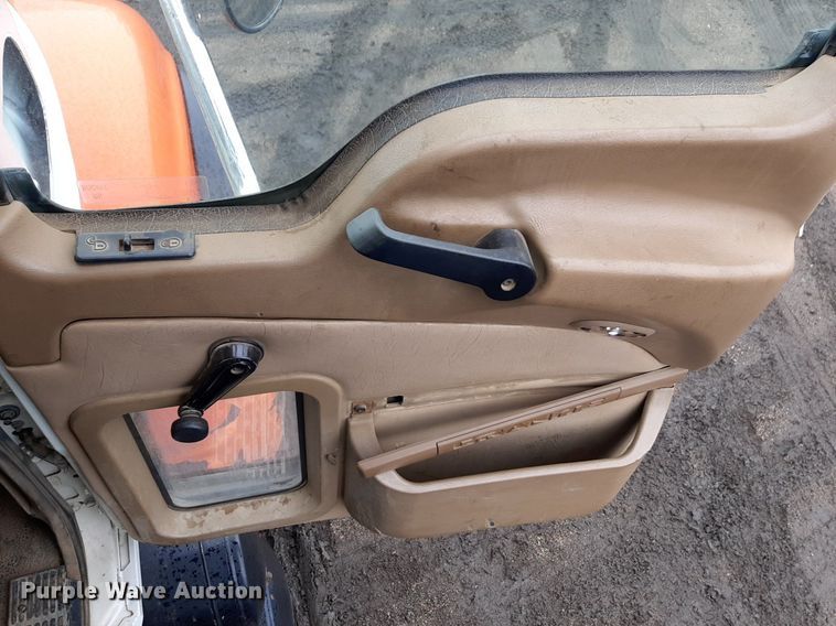 image for item DV9757 2007 Mack CV713 roll-off container truck