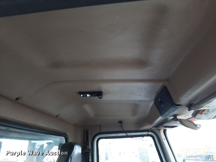 image for item DV9757 2007 Mack CV713 roll-off container truck