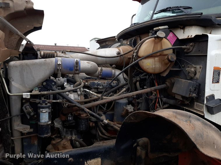 image for item DV9757 2007 Mack CV713 roll-off container truck