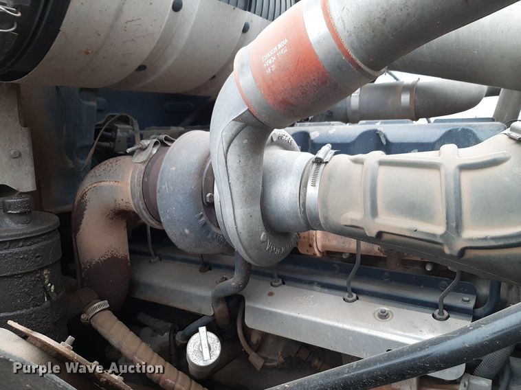 image for item DV9757 2007 Mack CV713 roll-off container truck