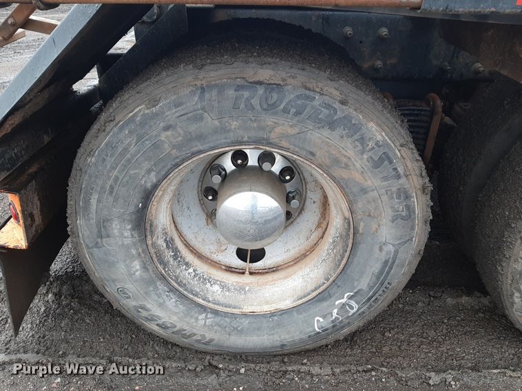 image for item DV9757 2007 Mack CV713 roll-off container truck