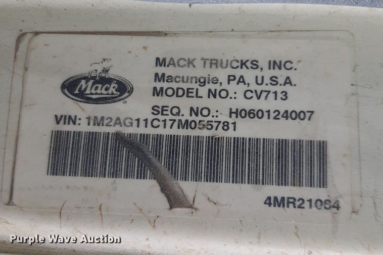 image for item DV9757 2007 Mack CV713 roll-off container truck