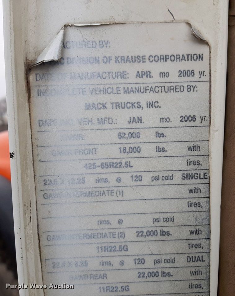 image for item DV9757 2007 Mack CV713 roll-off container truck