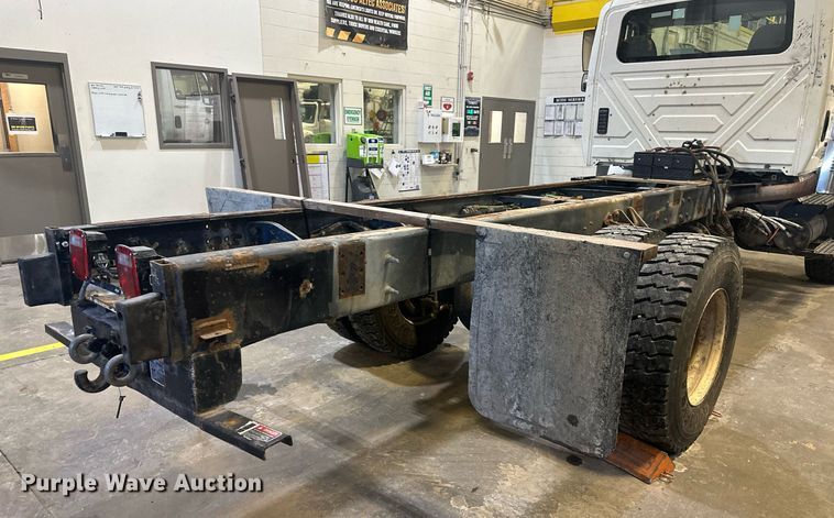 image for item DW2945 2011 International WorkStar 7400 truck cab and chassis