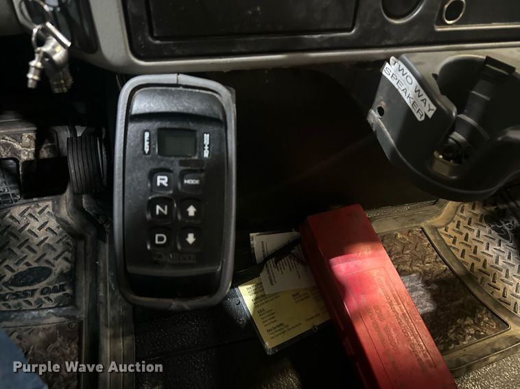 image for item DW2945 2011 International WorkStar 7400 truck cab and chassis