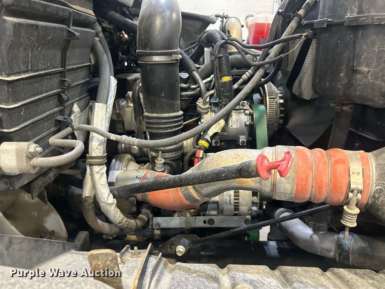 image for item DW2945 2011 International WorkStar 7400 truck cab and chassis