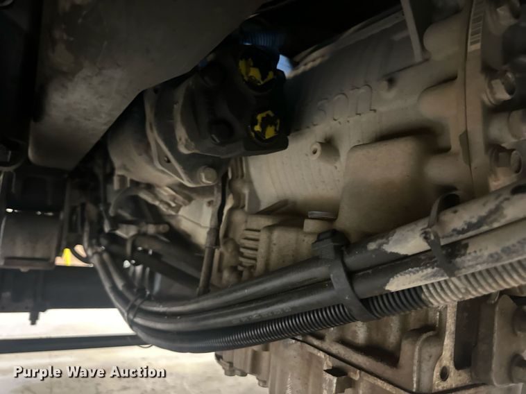 image for item DW2945 2011 International WorkStar 7400 truck cab and chassis