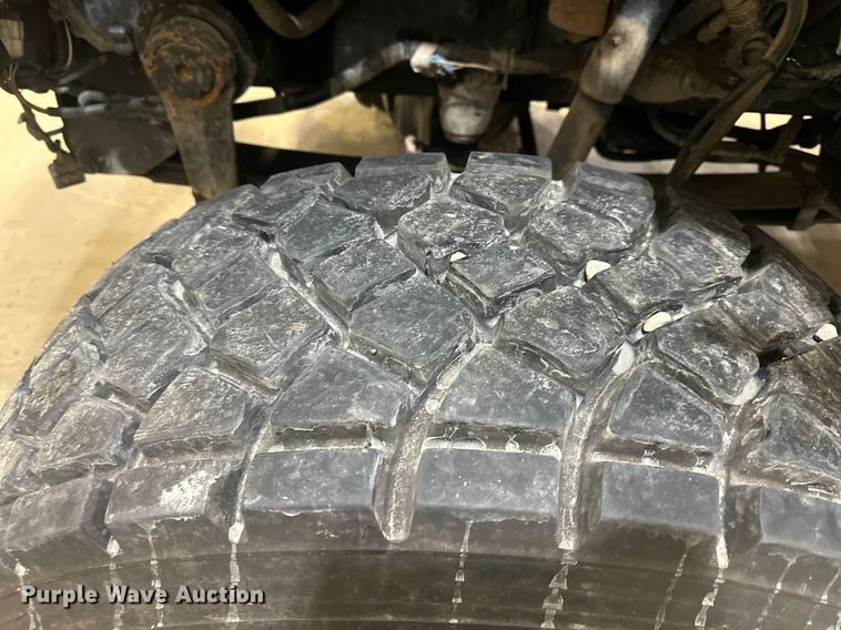 image for item DW2945 2011 International WorkStar 7400 truck cab and chassis