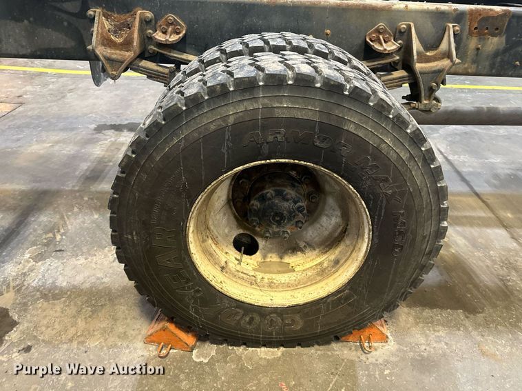 image for item DW2945 2011 International WorkStar 7400 truck cab and chassis