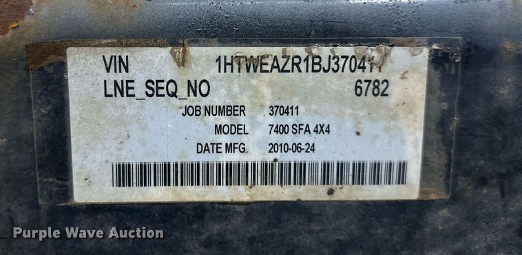 image for item DW2945 2011 International WorkStar 7400 truck cab and chassis