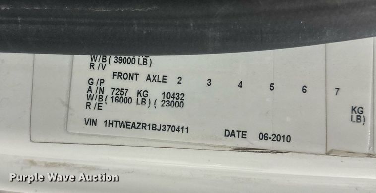 image for item DW2945 2011 International WorkStar 7400 truck cab and chassis