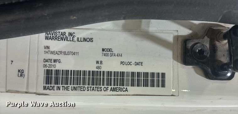 image for item DW2945 2011 International WorkStar 7400 truck cab and chassis