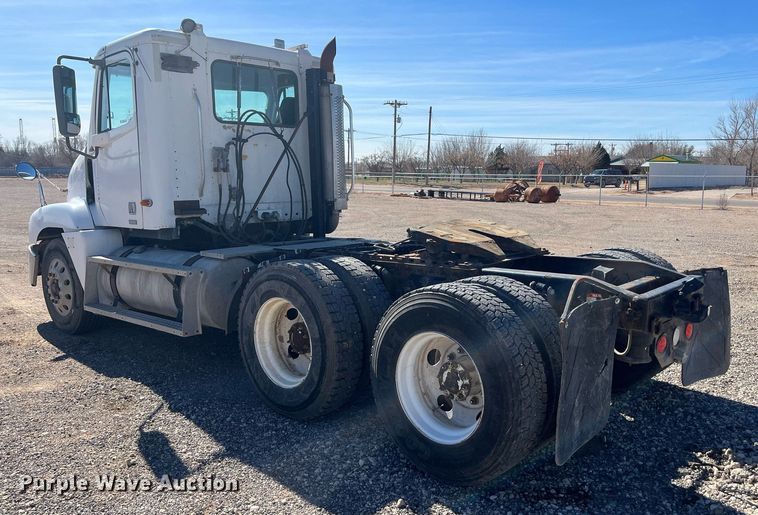 image for item EI0609 2000 Freightliner FLC120 semi truck