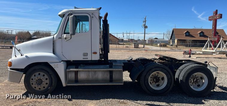 image for item EI0609 2000 Freightliner FLC120 semi truck