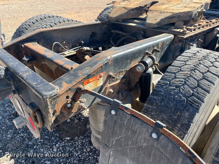 image for item EI0609 2000 Freightliner FLC120 semi truck