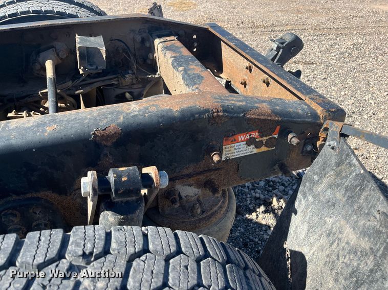 image for item EI0609 2000 Freightliner FLC120 semi truck