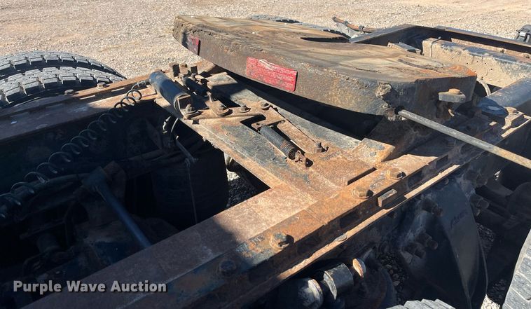 image for item EI0609 2000 Freightliner FLC120 semi truck