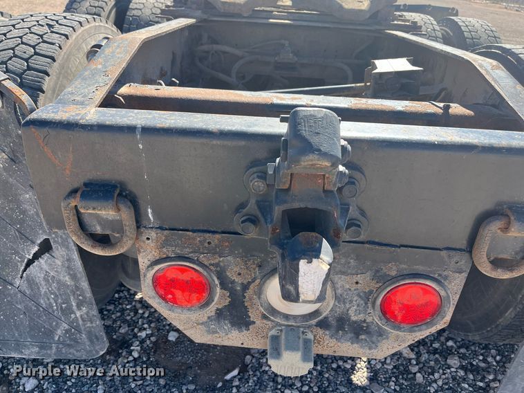 image for item EI0609 2000 Freightliner FLC120 semi truck