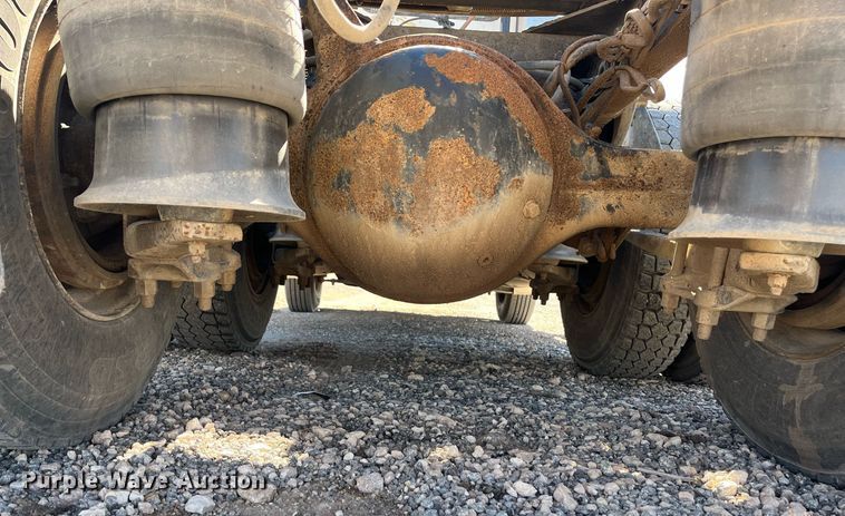 image for item EI0609 2000 Freightliner FLC120 semi truck